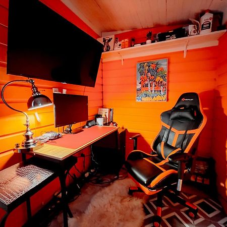 Giggling Creek Cottage - Bedjet! King Sized! Gazebo, 45 Acres, Arcades, Nintendo, More Henry Eksteriør billede