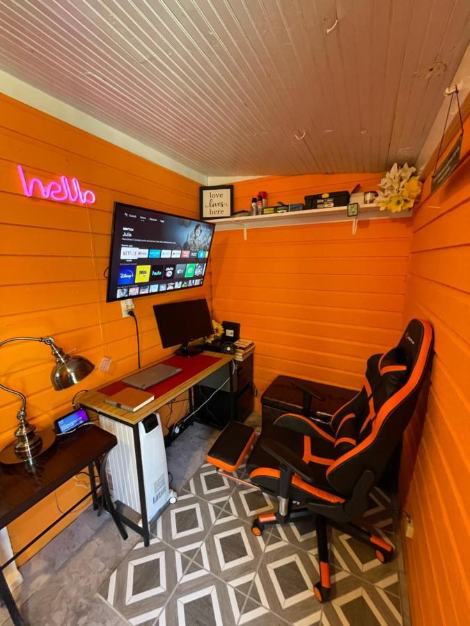 Giggling Creek Cottage - Bedjet! King Sized! Gazebo, 45 Acres, Arcades, Nintendo, More Henry Eksteriør billede