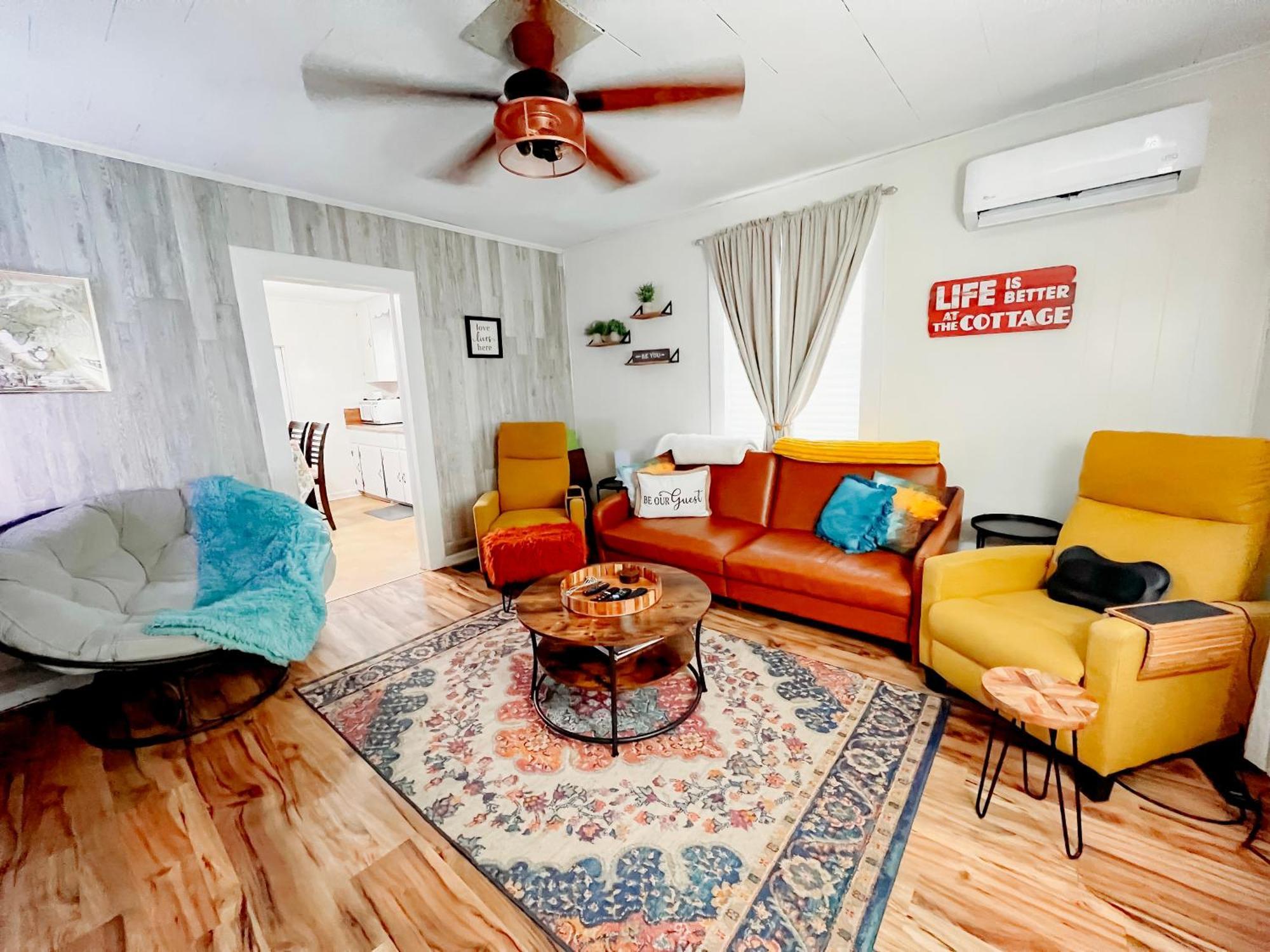 Giggling Creek Cottage - Bedjet! King Sized! Gazebo, 45 Acres, Arcades, Nintendo, More Henry Eksteriør billede
