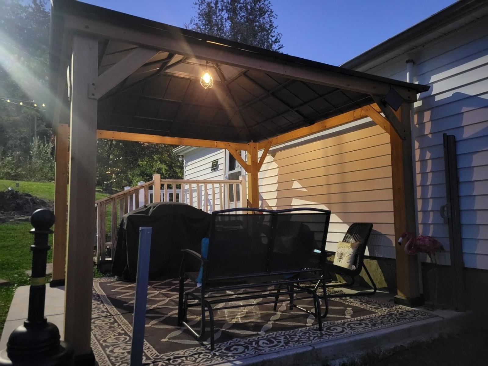 Giggling Creek Cottage - Bedjet! King Sized! Gazebo, 45 Acres, Arcades, Nintendo, More Henry Eksteriør billede